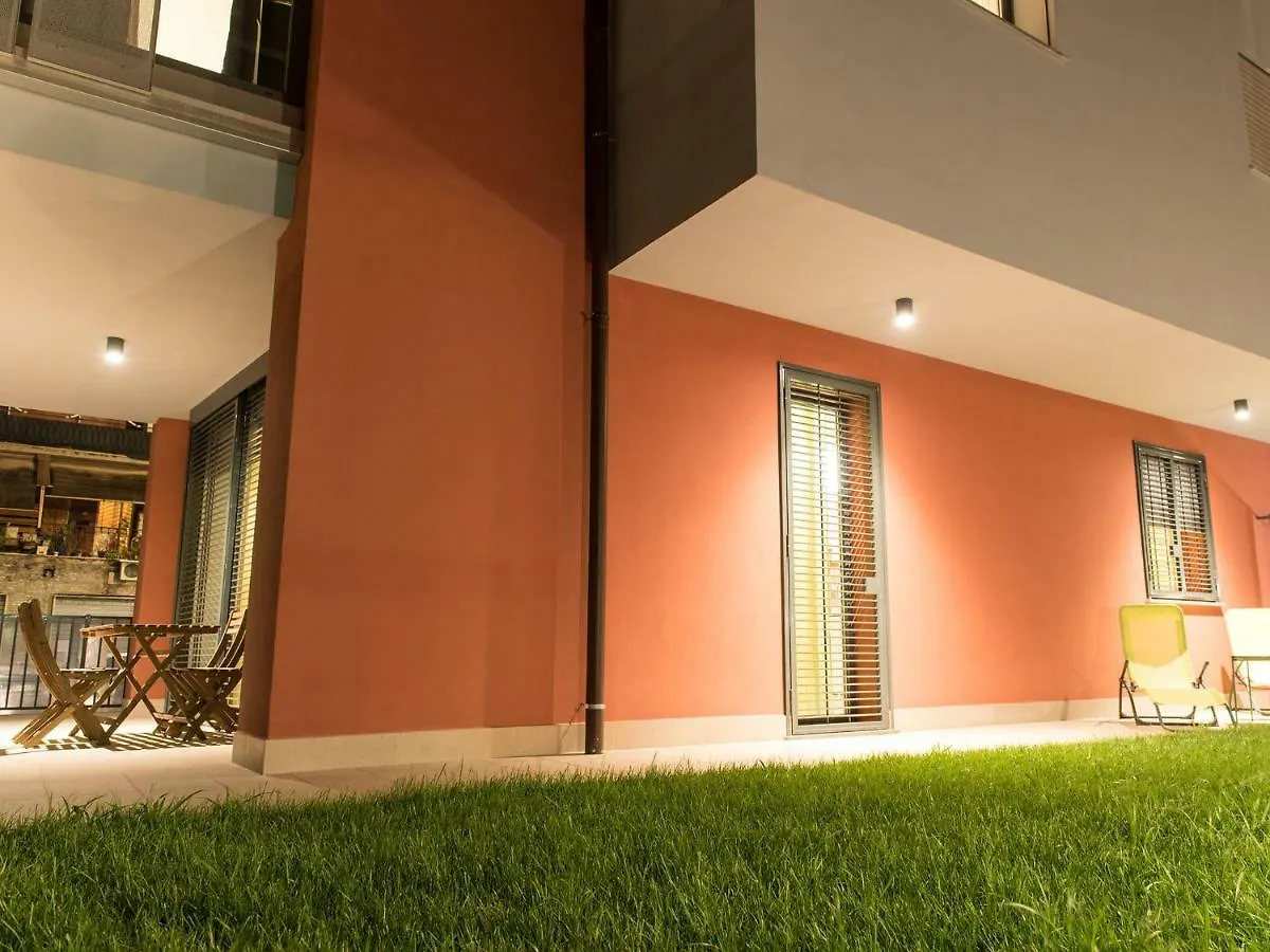 Apartamento Skytower Roma 0*,