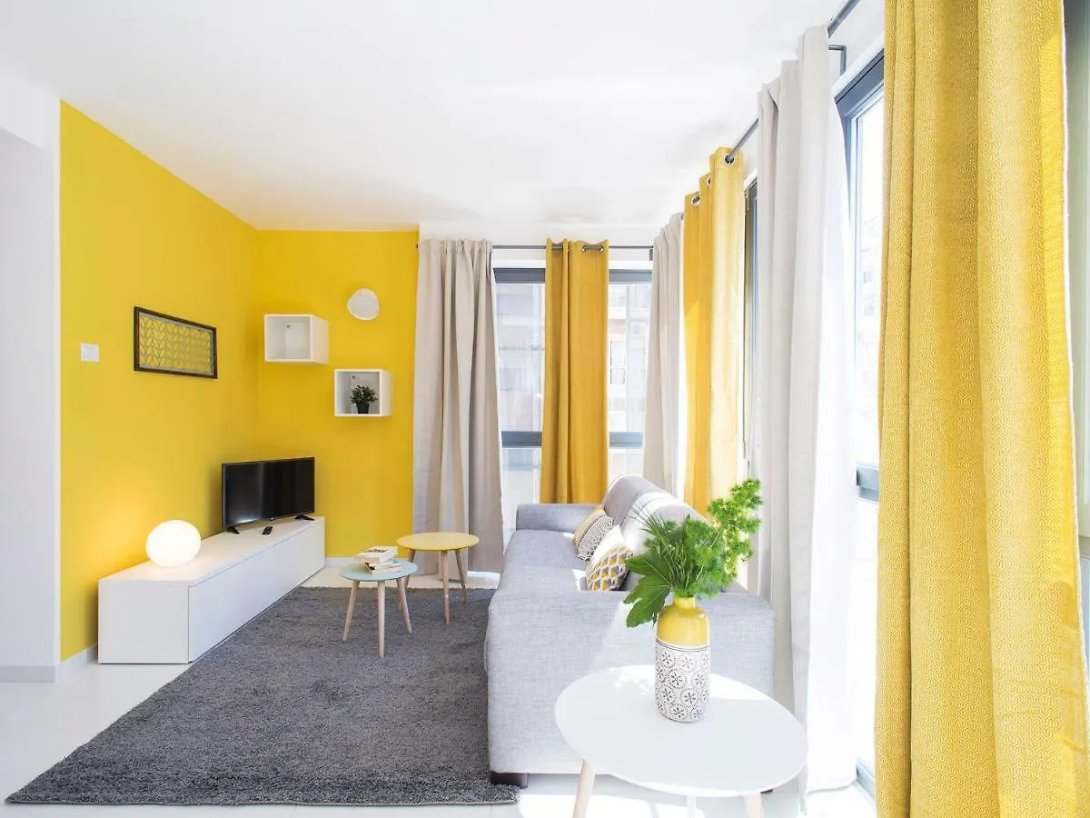 Apartamento Skytower Roma 0*,